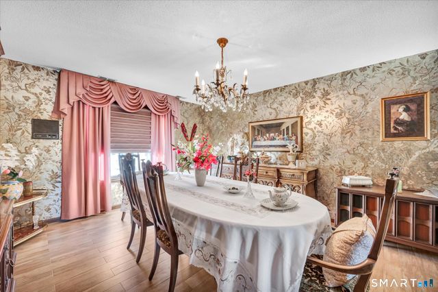 23 Crest Drive, Cromwell, CT 06416