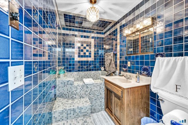 23 Crest Drive, Cromwell, CT 06416