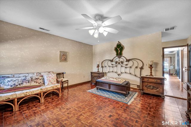 23 Crest Drive, Cromwell, CT 06416