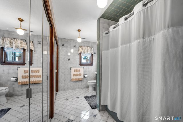 23 Crest Drive, Cromwell, CT 06416