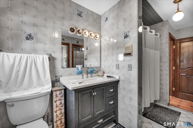 23 Crest Drive, Cromwell, CT 06416