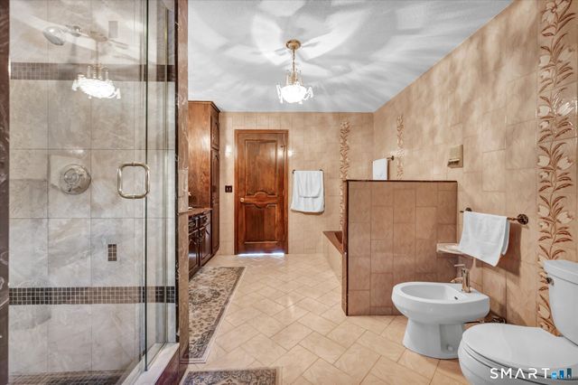 23 Crest Drive, Cromwell, CT 06416