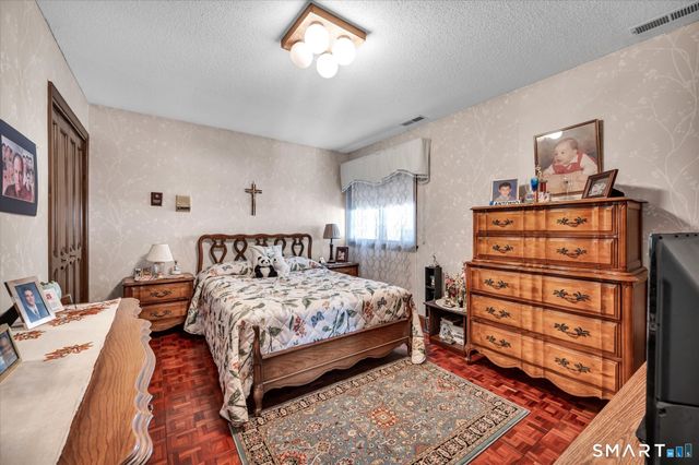 23 Crest Drive, Cromwell, CT 06416