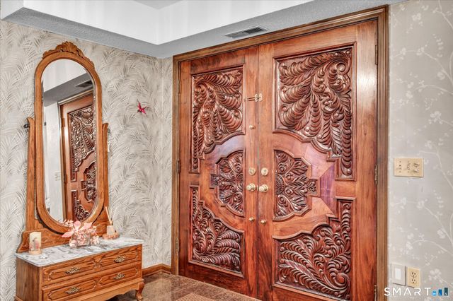 23 Crest Drive, Cromwell, CT 06416