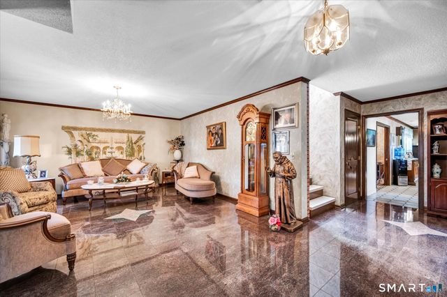 23 Crest Drive, Cromwell, CT 06416