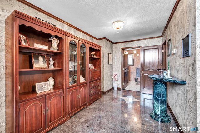 23 Crest Drive, Cromwell, CT 06416