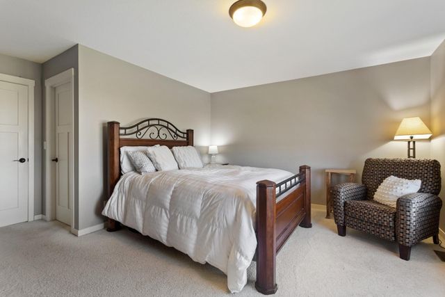 11446 Balsam Way, Woodbury, MN 55129