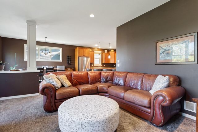 11446 Balsam Way, Woodbury, MN 55129