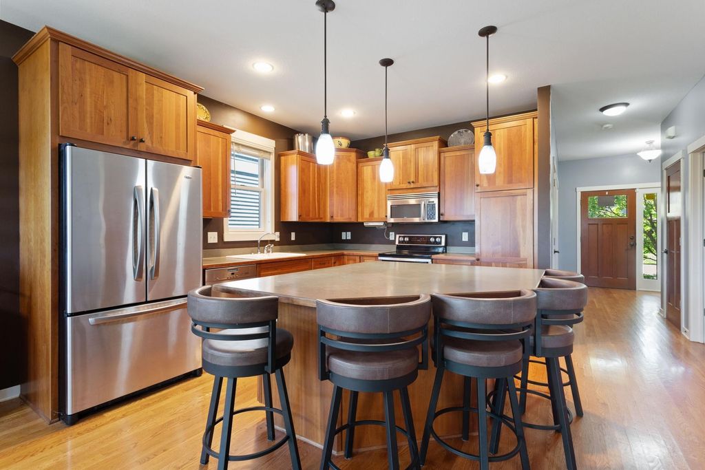 11446 Balsam Way, Woodbury, MN 55129