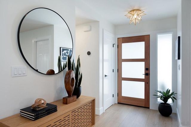 6211 SYRACUSE LANE, San Diego, CA 92122