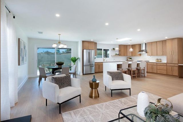 6211 SYRACUSE LANE, San Diego, CA 92122