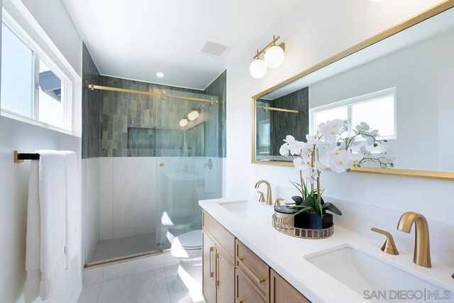 6211 SYRACUSE LANE, San Diego, CA 92122