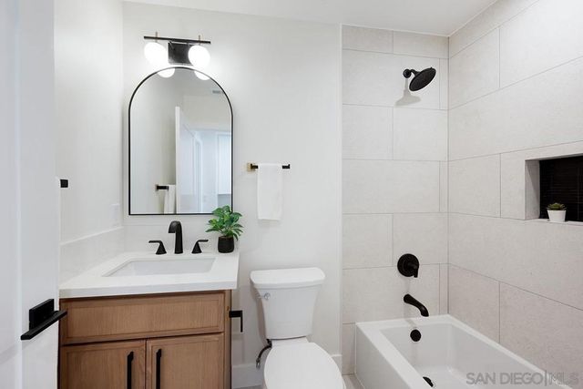 6211 SYRACUSE LANE, San Diego, CA 92122