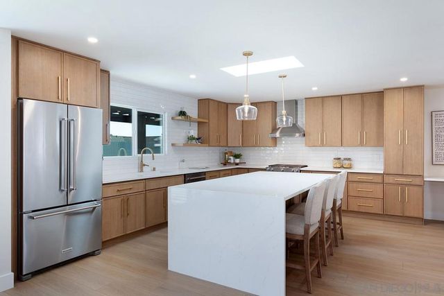 6211 SYRACUSE LANE, San Diego, CA 92122