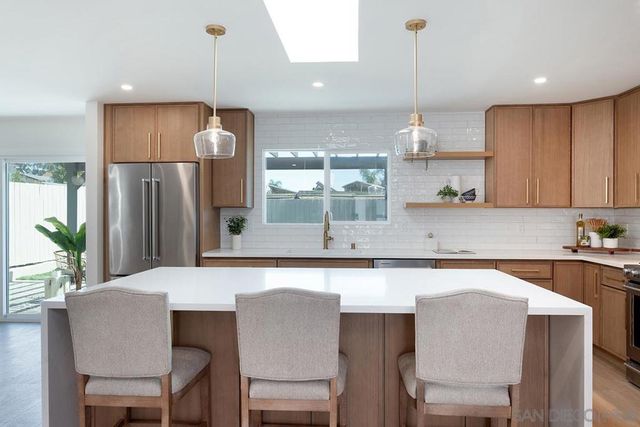 6211 SYRACUSE LANE, San Diego, CA 92122