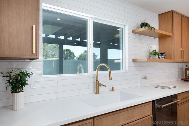 6211 SYRACUSE LANE, San Diego, CA 92122