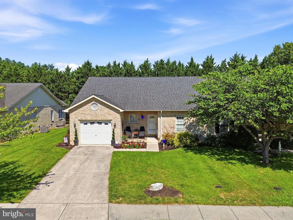 624 ALLEGHENY CIR, Woodstock, VA 22664