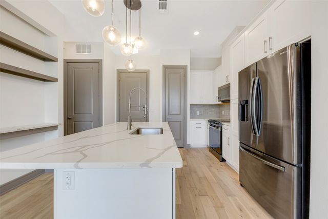 2700 Old Denton Road 2236, Carrollton, TX 75007