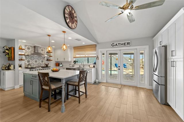 5804 TAMPA SHORES BOULEVARD, Tampa, FL 33615