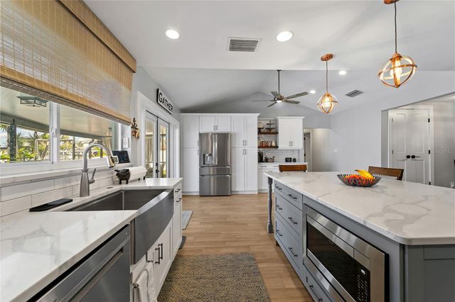 5804 TAMPA SHORES BOULEVARD, Tampa, FL 33615