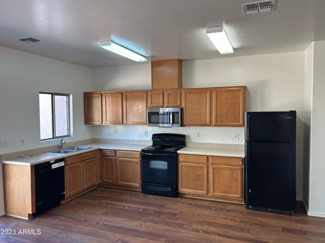 7032 W Lincoln Street, Peoria, AZ 85345