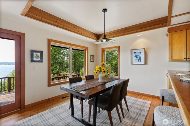 30050 Scenic Drive NE, Poulsbo, WA 98370
