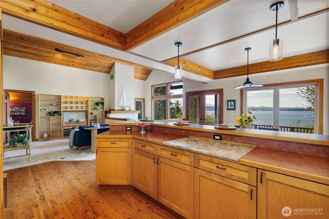30050 Scenic Drive NE, Poulsbo, WA 98370