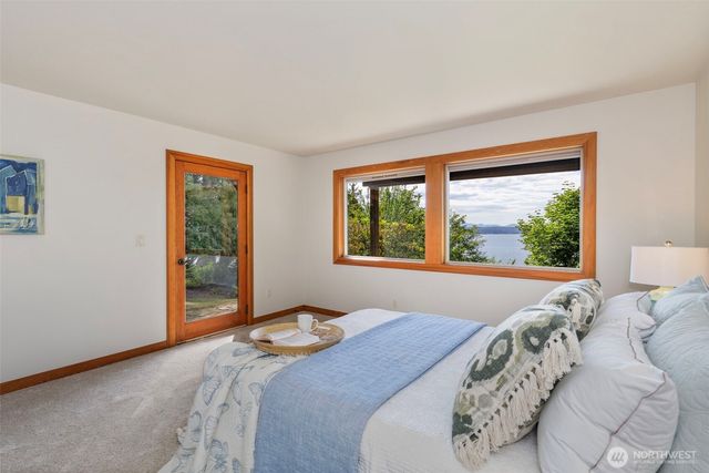 30050 Scenic Drive NE, Poulsbo, WA 98370