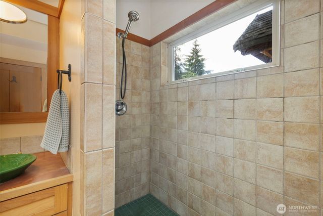 30050 Scenic Drive NE, Poulsbo, WA 98370