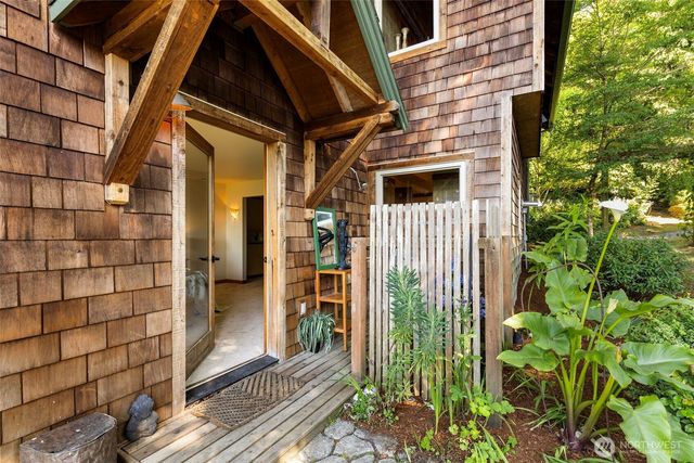 30050 Scenic Drive NE, Poulsbo, WA 98370