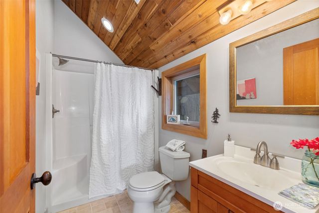30050 Scenic Drive NE, Poulsbo, WA 98370