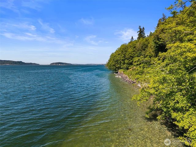 30050 Scenic Drive NE, Poulsbo, WA 98370