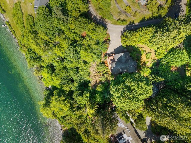 30050 Scenic Drive NE, Poulsbo, WA 98370