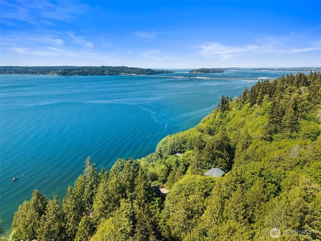 30050 Scenic Drive NE, Poulsbo, WA 98370