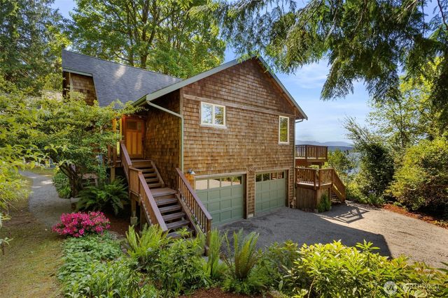 30050 Scenic Drive NE, Poulsbo, WA 98370