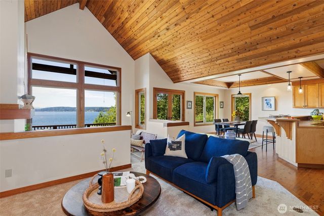 30050 Scenic Drive NE, Poulsbo, WA 98370