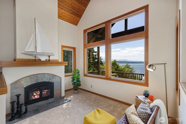 30050 Scenic Drive NE, Poulsbo, WA 98370