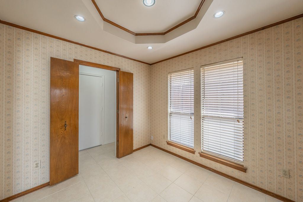 property-img