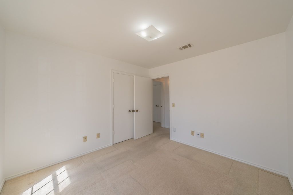 property-img