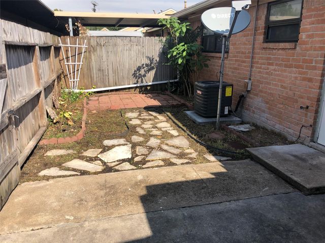 3332 Burke Road 83, Pasadena, TX 77504