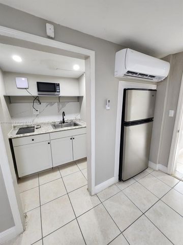 6251 NW 14th St, Sunrise, FL 33313