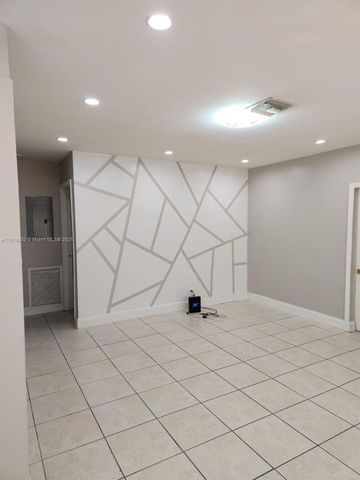 6251 NW 14th St, Sunrise, FL 33313