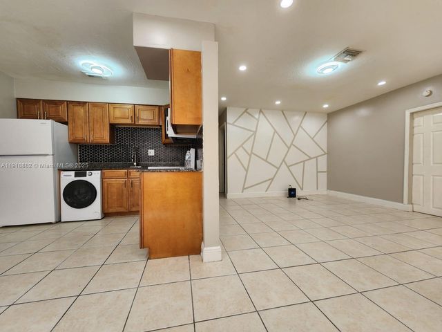 6251 NW 14th St, Sunrise, FL 33313