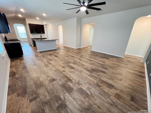 6823 Kingsley Edge, San Antonio, TX 78252