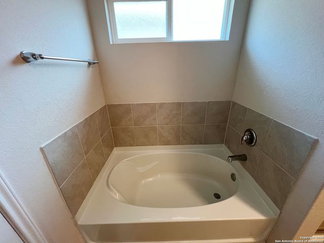 6823 Kingsley Edge, San Antonio, TX 78252