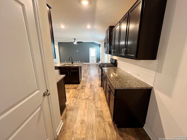 6823 Kingsley Edge, San Antonio, TX 78252