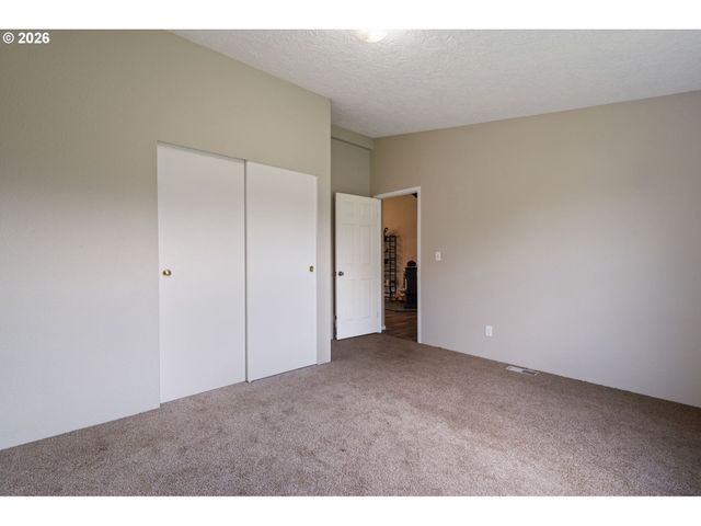 9405 Ne 349TH St, La Center, WA 98629