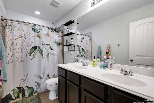 10707 Gentle Fox Bay, San Antonio, TX 78245