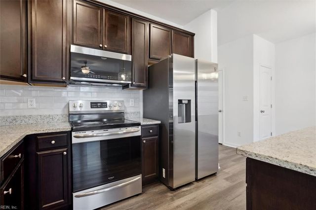 1414 Waltham LN, Newport News, VA 23608