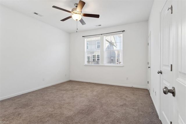 1414 Waltham LN, Newport News, VA 23608